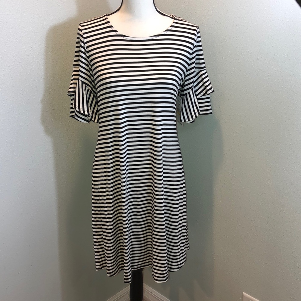 Karen Kane NWT stripe dress M